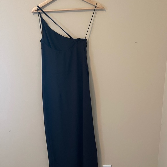 Abercrombie Asymmetrical One-Shoulder Maxi Dress - Picture 3 of 6